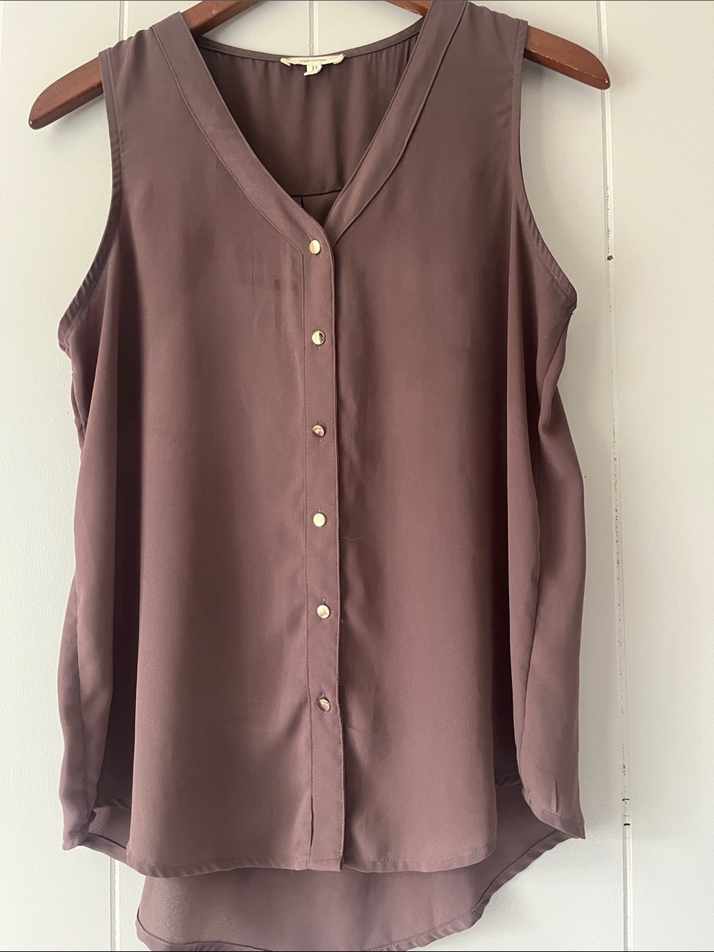 Maurices Button-Front Sleeveless V-Neck Top in Mauve